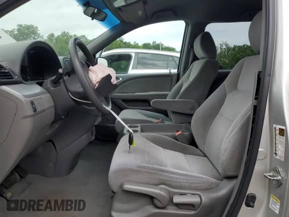 2009 Honda Odyssey LX с VIN 5FNRL38209B043841, выставлен на аукционе Copart как лот 64246935 с пробегом 133 919 миль миль и Списание • Salvage title. История ставок и продаж доступна на DreamBid. Изображение 7.