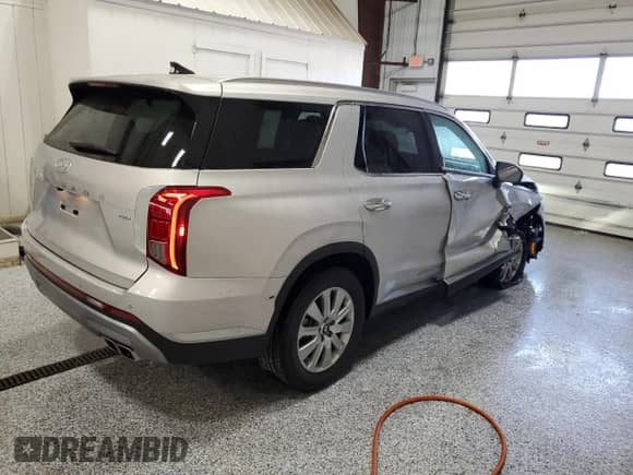 2025 Hyundai Palisade SEL z VIN KM8R2DGE4SU901177, wystawiony jako Copart lot #85887095 z przebiegiem 11 397 mil mil oraz Czysty tytuł • Clean title. Historia ofert i sprzedaży dostępna na DreamBid. Obrazek 3.
