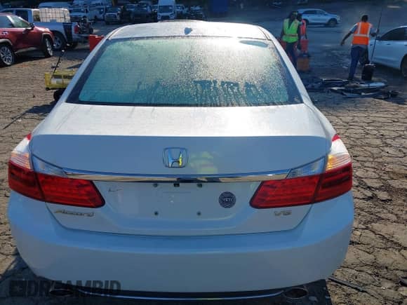 2015 Honda Accord EX-L z VIN 1HGCR3F82FA028095, wystawiony jako IAAI lot #43136132 z przebiegiem 91 415 mil mil oraz . Historia ofert i sprzedaży dostępna na DreamBid. Obrazek 16.