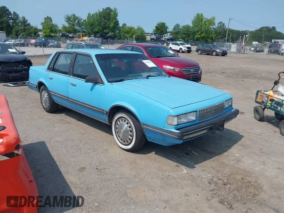 1989 Chevrolet Celebrity с VIN 1G1AW51R1K6223654, выставлен на аукционе IAAI как лот 42422949 с пробегом 160 583 миль миль и . История ставок и продаж доступна на DreamBid. Изображение 1.