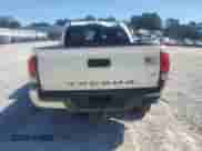 2019 Toyota Tacoma TRD Off Road z VIN 3TMCZ5AN9KM282522, wystawiony jako Copart lot #85939905 z przebiegiem 89 447 mil mil oraz Nie do naprawy • Non repairable. Historia ofert i sprzedaży dostępna na DreamBid. Obrazek 6.