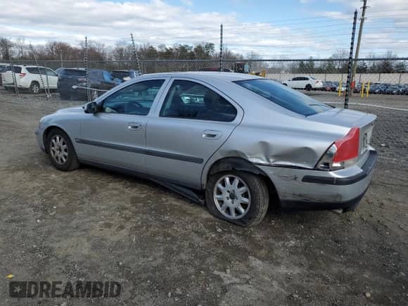 2001 Volvo S60 с VIN YV1RS61R512053388, выставлен на аукционе Copart как лот 49217955 с пробегом 200 480 миль миль и Списание • Salvage title. История ставок и продаж доступна на DreamBid. Изображение 2.