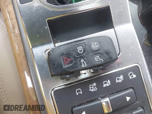 2012 Land Rover Range Rover Sport HSE Lux с VIN SALSK2D46CA753759, выставлен на аукционе IAAI как лот 42457787 с пробегом 167 204 миль миль и . История ставок и продаж доступна на DreamBid. Изображение 11.