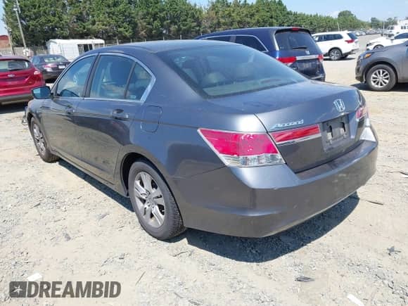 2011 Honda Accord SE z VIN 1HGCP2F66BA037861, wystawiony jako IAAI lot #43146532 z przebiegiem 181 278 mil mil oraz . Historia ofert i sprzedaży dostępna na DreamBid. Obrazek 3.