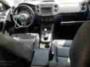 2015 Volkswagen Tiguan S с VIN WVGAV7AX3FW609305, выставлен на аукционе Copart как лот 63859415 с пробегом 147 131 миль миль и Списание • Salvage title. История ставок и продаж доступна на DreamBid. Изображение 8.