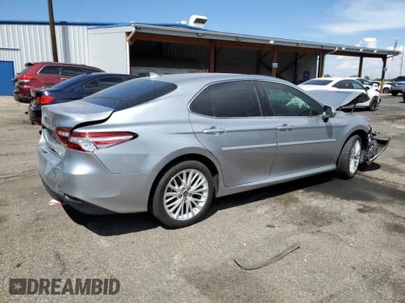 2020 Toyota Camry Hybrid XLE z VIN 4T1F31AK6LU533051, wystawiony jako Copart lot #69587675 z przebiegiem 65 806 mil mil oraz Szkoda całkowita • Salvage title. Historia ofert i sprzedaży dostępna na DreamBid. Obrazek 3.