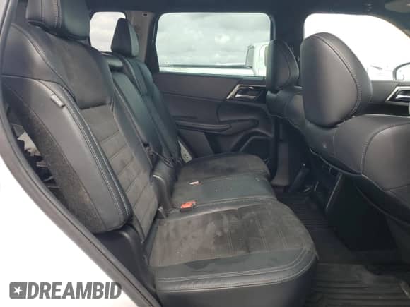 2023 Mitsubishi Outlander SE with VIN JA4J3UA84PZ034708, listed as a Copart auction lot 84960815 with 127,143 mi miles and Salvage title. Bid and sale history available at DreamBid. Image 11.