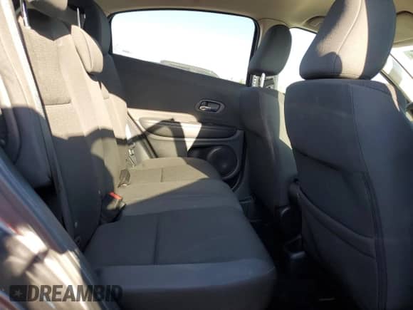 2020 Honda HR-V LX z VIN 3CZRU6H33LM106855, wystawiony jako Copart lot #80818165 z przebiegiem 67 974 mil mil oraz Szkoda całkowita • Salvage title. Historia ofert i sprzedaży dostępna na DreamBid. Obrazek 10.