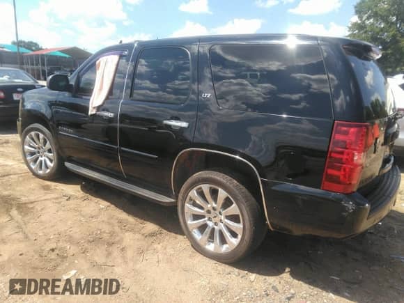 2007 Chevrolet Tahoe LTZ z VIN 1GNFK13067R280753, wystawiony jako IAAI lot #42661799 z przebiegiem 241 819 mil mil oraz . Historia ofert i sprzedaży dostępna na DreamBid. Obrazek 3.