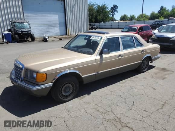 1983 Mercedes-Benz 380 с VIN WDBCA33A2DB041819, выставлен на аукционе Copart как лот 63450725 с пробегом 98 326 миль миль и Чистый • Clean title. История ставок и продаж доступна на DreamBid. Изображение 1.