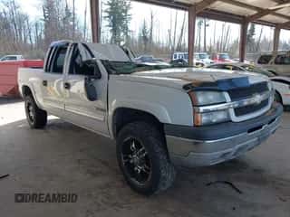 2005 Chevrolet Silverado 1500HD LT z VIN 1GCGK13U25F921945, wystawiony jako IAAI lot #41688949 z przebiegiem 250 734 mil mil oraz . Historia ofert i sprzedaży dostępna na DreamBid. Obrazek 1.