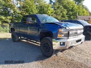 2017 Chevrolet Silverado 2500HD LT z VIN 1GC2KVEG1HZ207686, wystawiony jako IAAI lot #42788325 z przebiegiem 127 394 mil mil oraz . Historia ofert i sprzedaży dostępna na DreamBid. Obrazek 1.