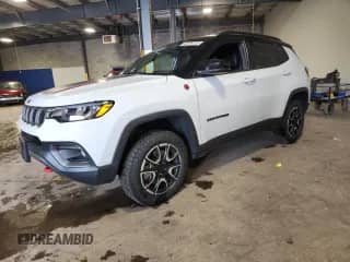2024 Jeep Compass Trailhawk z VIN 3C4NJDDN4RT149561, wystawiony jako Copart lot #70262065 z przebiegiem 25 347 mil mil oraz Czysty tytuł • Clean title. Historia ofert i sprzedaży dostępna na DreamBid. Obrazek 1.