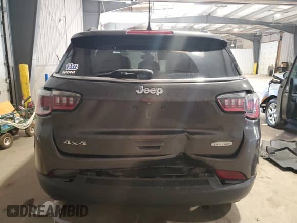 2019 Jeep Compass Latitude z VIN 3C4NJDBB7KT741180, wystawiony jako Copart lot #86051805 z przebiegiem 67 017 mil mil oraz Szkoda całkowita • Salvage title. Historia ofert i sprzedaży dostępna na DreamBid. Obrazek 6.