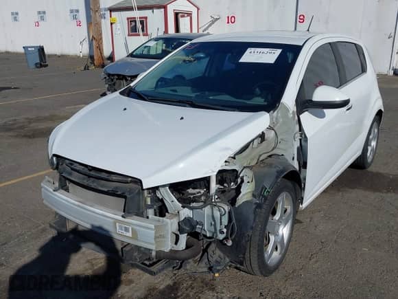 2014 Chevrolet Sonic LTZ с VIN 1G1JE6SB8E4227548, выставлен на аукционе IAAI как лот 43316295 с пробегом 59 646 миль миль и . История ставок и продаж доступна на DreamBid. Изображение 6.