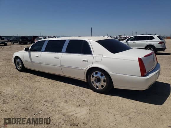 2009 Cadillac DTS Professional Limousine с VIN 1GEEK90Y59U550124, выставлен на аукционе Copart как лот 53662135 с пробегом 39 842 миль миль и Чистый • Clean title. История ставок и продаж доступна на DreamBid. Изображение 2.