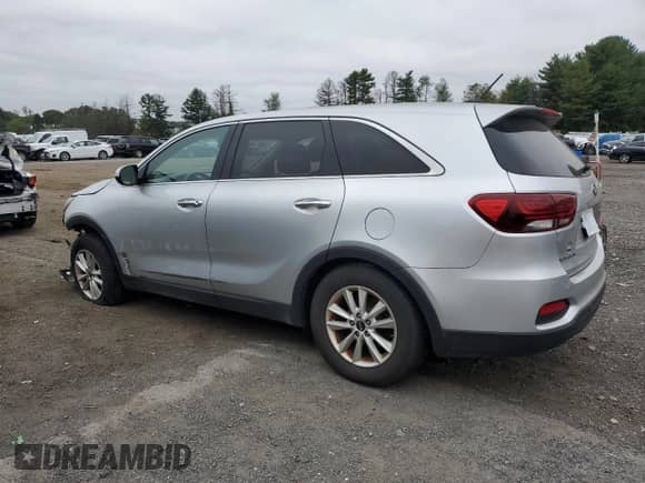 2019 Kia Sorento LX with VIN 5XYPG4A30KG584066, listed as a Copart auction lot 81545025 with 443,232 mi miles and Salvage title. Bid and sale history available at DreamBid. Image 2.