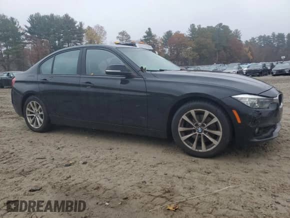 2016 BMW 3 Series 320i xDrive z VIN WBA8E5G54GNU21359, wystawiony jako Copart lot #90828525 z przebiegiem 152 230 mil mil oraz Czysty tytuł • Clean title. Historia ofert i sprzedaży dostępna na DreamBid. Obrazek 4.