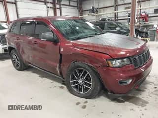 2018 Jeep Grand Cherokee Trailhawk z VIN 1C4RJFLG1JC103184, wystawiony jako IAAI lot #42008561 z przebiegiem 122 492 mil mil oraz . Historia ofert i sprzedaży dostępna na DreamBid. Obrazek 1.