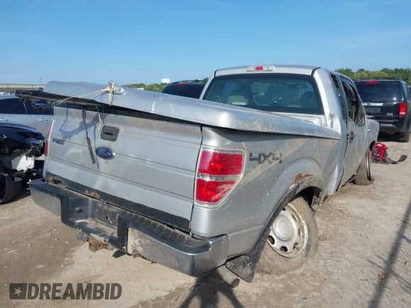 2010 Ford F-150 XL с VIN 1FTMF1EW6AKB71117, выставлен на аукционе IAAI как лот 43291511 с пробегом 102 611 миль миль и . История ставок и продаж доступна на DreamBid. Изображение 4.