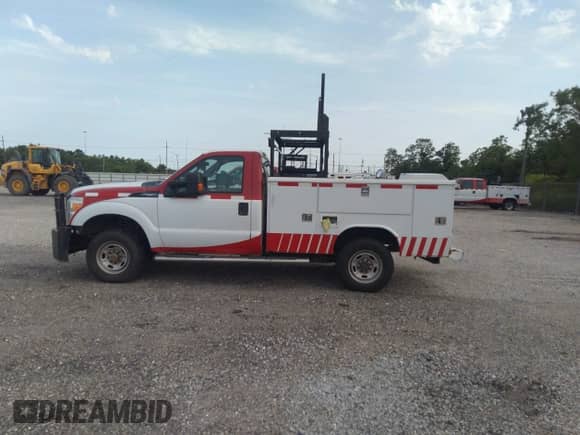 2015 Ford F-250 z VIN 1FDBF2BT9FEC28032, wystawiony jako IAAI lot #42014954 z przebiegiem 342 615 mil mil oraz . Historia ofert i sprzedaży dostępna na DreamBid. Obrazek 14.