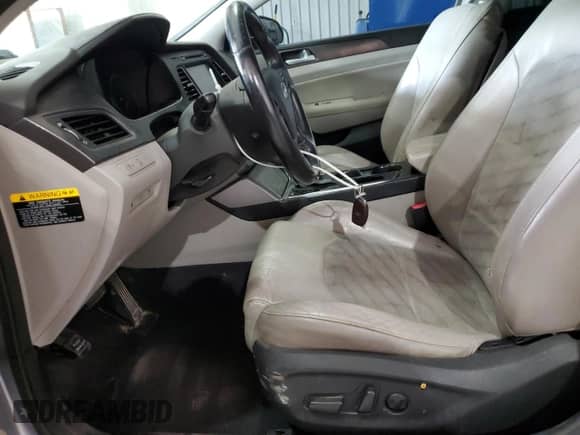 2015 Hyundai Sonata Sport с VIN 5NPE34AF0FH067443, выставлен на аукционе Copart как лот 50762085 с пробегом 195 048 миль миль и Списание • Salvage title. История ставок и продаж доступна на DreamBid. Изображение 7.