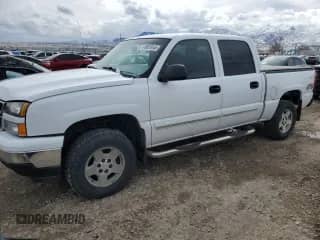 2007 Chevrolet Silverado 1500 LT1 with VIN 2GCEK13Z671116477, listed as a Copart auction lot 49832445 with 204,680 mi miles and Salvage title. Bid and sale history available at DreamBid. Image 1.