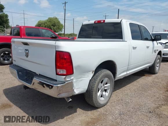 2020 Ram 1500 SLT z VIN 1C6RR6TT3LS102642, wystawiony jako IAAI lot #42458696 z przebiegiem 101 480 mil mil oraz . Historia ofert i sprzedaży dostępna na DreamBid. Obrazek 4.