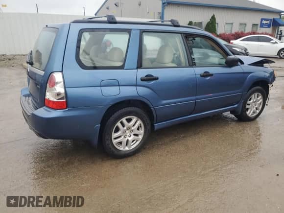 2007 Subaru Forester X with VIN JF1SG63617G717649, listed as a Copart auction lot 58154585 with 262,219 mi miles and Non repairable. Bid and sale history available at DreamBid. Image 3.