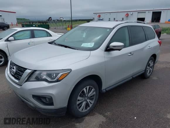 2020 Nissan Pathfinder SL with VIN 5N1DR2CM6LC617046, listed as a IAAI auction lot 42580180 with 134,310 mi miles and . Bid and sale history available at DreamBid. Image 2.