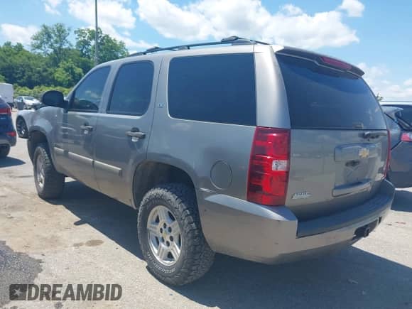 2007 Chevrolet Tahoe LT z VIN 1GNFC13027R406006, wystawiony jako IAAI lot #42212129 z przebiegiem 204 827 mil mil oraz . Historia ofert i sprzedaży dostępna na DreamBid. Obrazek 3.