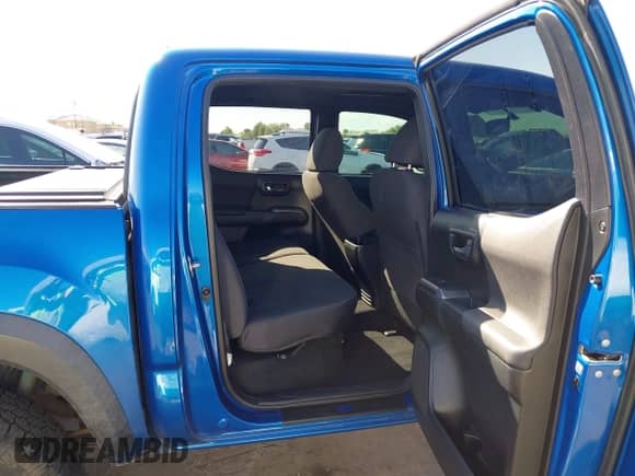 2017 Toyota Tacoma SR5 with VIN 5TFCZ5AN6HX089859, listed as a IAAI auction lot 43238076 with 99,273 mi miles and . Bid and sale history available at DreamBid. Image 8.