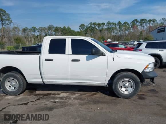 2018 Ram 1500 Tradesman z VIN 1C6RR6FG6JS347673, wystawiony jako IAAI lot #41692169 z przebiegiem 121 631 mil mil oraz . Historia ofert i sprzedaży dostępna na DreamBid. Obrazek 13.