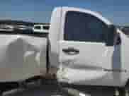 2007 Chevrolet Silverado 2500HD 1LT z VIN 1GCHK24667E575899, wystawiony jako Copart lot #65538014 z przebiegiem 296 144 mil mil oraz Szkoda całkowita • Salvage title. Historia ofert i sprzedaży dostępna na DreamBid. Obrazek 11.
