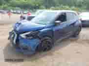 2020 Nissan Kicks SR z VIN 3N1CP5DV5LL570050, wystawiony jako IAAI lot #42980447 z przebiegiem 52 295 mil mil oraz . Historia ofert i sprzedaży dostępna na DreamBid. Obrazek 2.