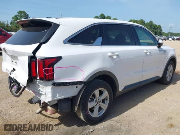 2021 Kia Sorento LX with VIN 5XYRG4LC1MG035954, listed as a IAAI auction lot 42776814 with 103,090 mi miles and . Bid and sale history available at DreamBid. Image 4.