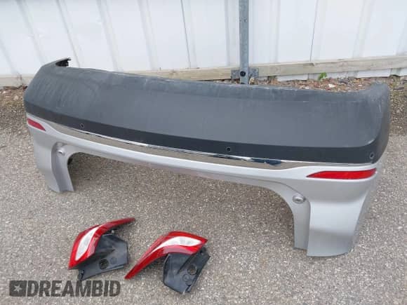 2020 Chevrolet Equinox LT с VIN 2GNAXTEV1L6284828, выставлен на аукционе IAAI как лот 42664669 с пробегом 56 906 миль миль и . История ставок и продаж доступна на DreamBid. Изображение 12.