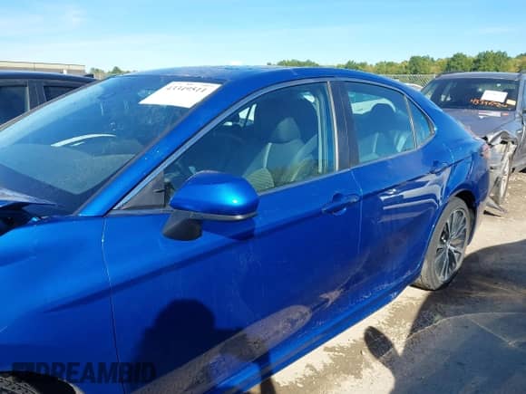 2019 Toyota Camry SE z VIN 4T1B11HK5KU261813, wystawiony jako IAAI lot #43349511 z przebiegiem 38 442 mil mil oraz . Historia ofert i sprzedaży dostępna na DreamBid. Obrazek 14.