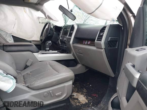 2018 Ford F-150 XL z VIN 1FTEW1EPXJFB66086, wystawiony jako IAAI lot #41897738 z przebiegiem 180 612 mil mil oraz . Historia ofert i sprzedaży dostępna na DreamBid. Obrazek 5.