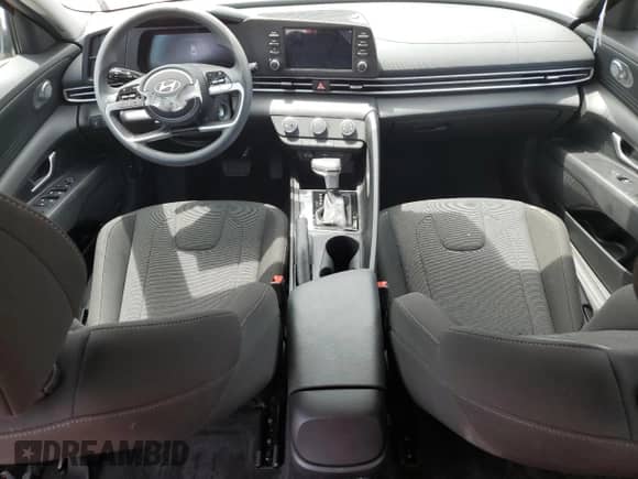 2025 Hyundai Elantra SE с VIN KMHLL4DG7SU009031, выставлен на аукционе Copart как лот 70039885 с пробегом 4 313 миль миль и На запчасти • Non repairable. История ставок и продаж доступна на DreamBid. Изображение 8.