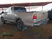 2002 Toyota Tundra SR5 с VIN 5TBRN34122S313900, выставлен на аукционе IAAI как лот 43481700 с пробегом 314 396 миль миль и . История ставок и продаж доступна на DreamBid. Изображение 3.