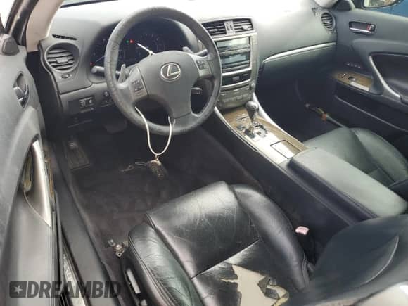 2011 Lexus IS 250 C z VIN JTHFF2C20B2516317, wystawiony jako Copart lot #82007455 z przebiegiem 138 172 mil mil oraz Szkoda całkowita • Salvage title. Historia ofert i sprzedaży dostępna na DreamBid. Obrazek 8.