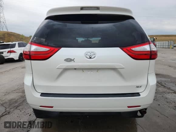 2015 Toyota Sienna XLE with VIN 5TDYK3DC6FS576944, listed as a Copart auction lot 86149425 with 57,182 mi miles and Salvage title. Bid and sale history available at DreamBid. Image 6.