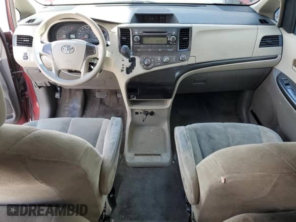 2011 Toyota Sienna с VIN 5TDKA3DCXBS008294, выставлен на аукционе Copart как лот 69882455 с пробегом 165 979 миль миль и Чистый • Clean title. История ставок и продаж доступна на DreamBid. Изображение 8.