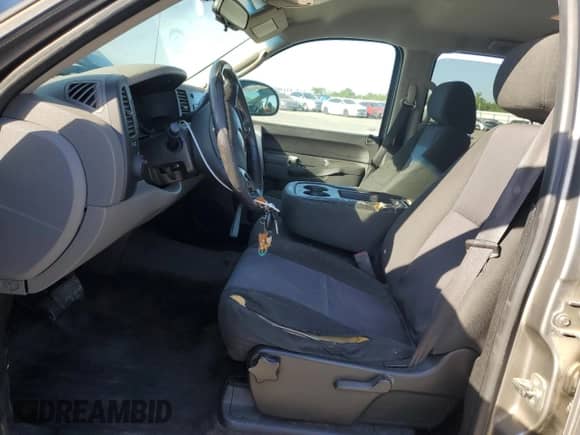 2012 Chevrolet Silverado 1500 LS z VIN 3GCPCREA6CG309922, wystawiony jako Copart lot #54973085 z przebiegiem 222 371 mil mil oraz Szkoda całkowita • Salvage title. Historia ofert i sprzedaży dostępna na DreamBid. Obrazek 7.