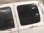 2002 GMC Sierra 1500 SLE z VIN 2GTEK19T221121025, wystawiony jako IAAI lot #42812970 z przebiegiem 166 856 mil mil oraz . Historia ofert i sprzedaży dostępna na DreamBid. Obrazek 6.