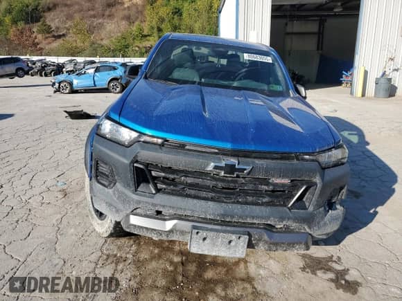 2024 Chevrolet Colorado 4WD Trail Boss z VIN 1GCPTEEK0R1227760, wystawiony jako Copart lot #80683055 z przebiegiem Nie podano mil oraz Szkoda całkowita • Salvage title. Historia ofert i sprzedaży dostępna na DreamBid. Obrazek 5.