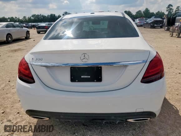 2021 Mercedes-Benz C 300 с VIN W1KWF8DB9MR609940, выставлен на аукционе Copart как лот 71192415 с пробегом 51 770 миль миль и Списание • Salvage title. История ставок и продаж доступна на DreamBid. Изображение 6.