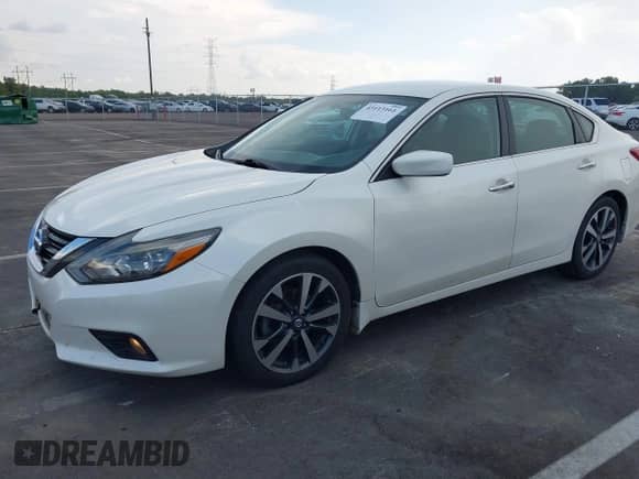 2016 Nissan Altima S with VIN 1N4AL3AP4GC262014, listed as a IAAI auction lot 43113161 with 180,220 mi miles and . Bid and sale history available at DreamBid. Image 2.