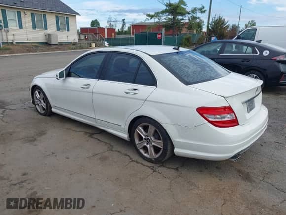 2010 Mercedes-Benz C 300 Sport с VIN WDDGF8BB9AF485480, выставлен на аукционе IAAI как лот 43319384 с пробегом 181 346 миль миль и . История ставок и продаж доступна на DreamBid. Изображение 3.